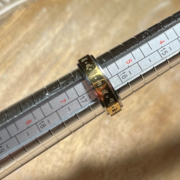 Fidget Spinner Symbol Ring - Picture 12 of 12